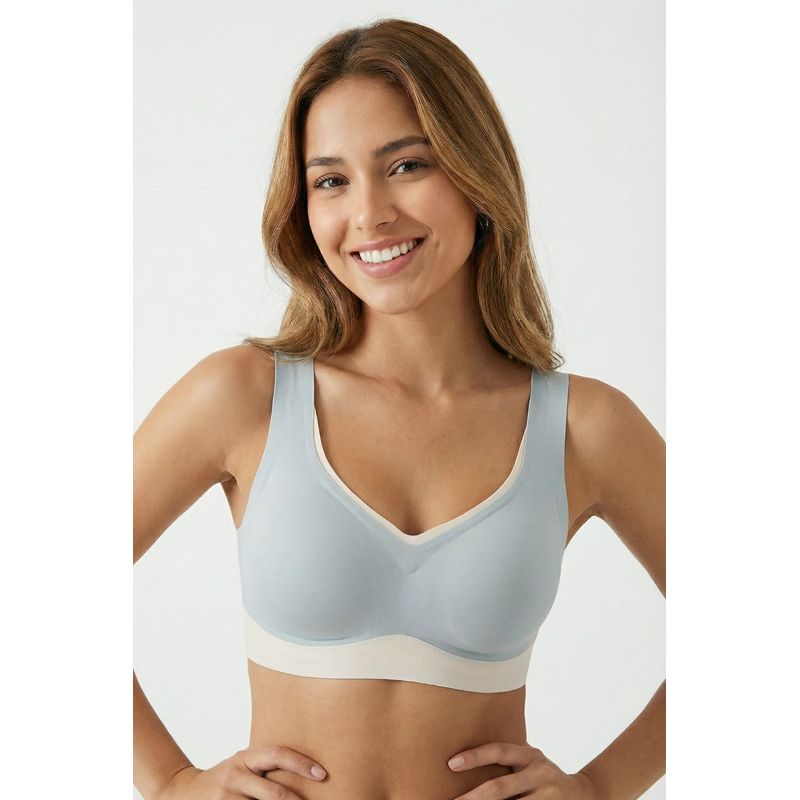 Top con escote triangular corte láser en microfibra