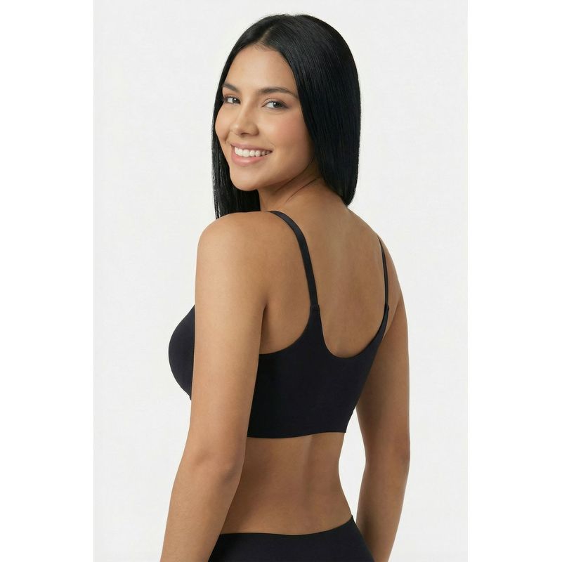 Top con tecnología corte láser confeccionado en microfibra