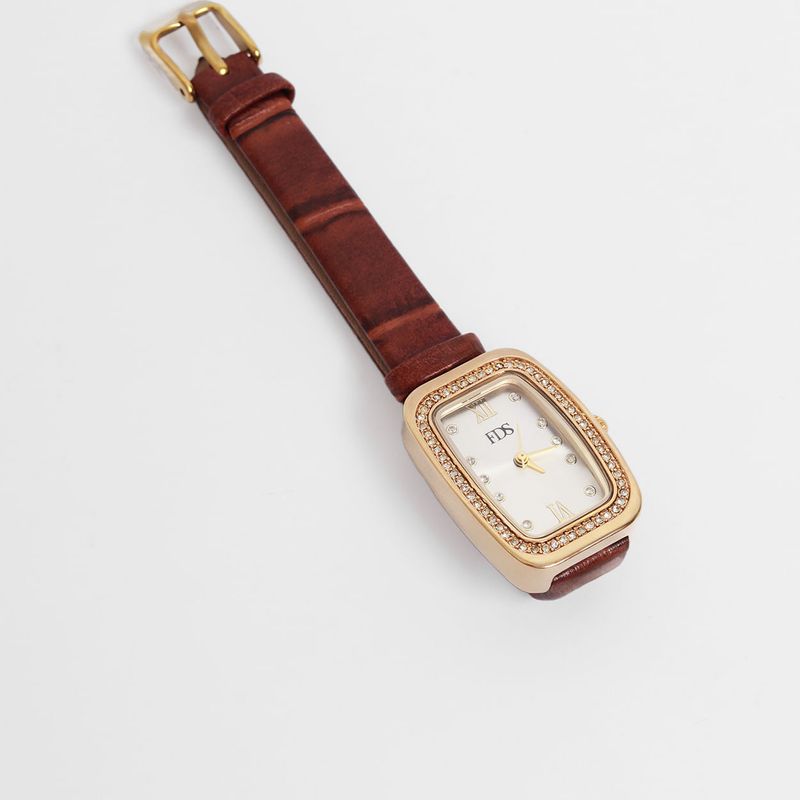 Reloj Tipo Cuero Acanalado