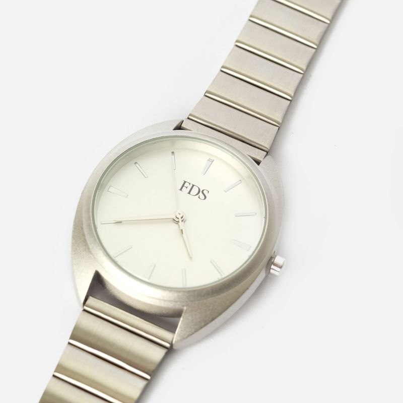 Reloj Analogo Brazalete Plateado