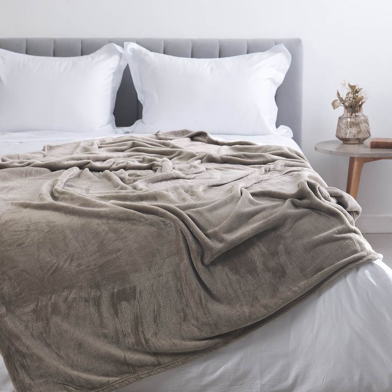Cobija Flannel Fleece 250 gr Piatto Moca