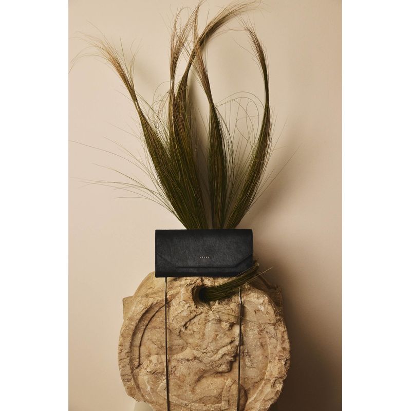 Porta chequera Kauai de cuero pelo para mujer corte hexagonal
